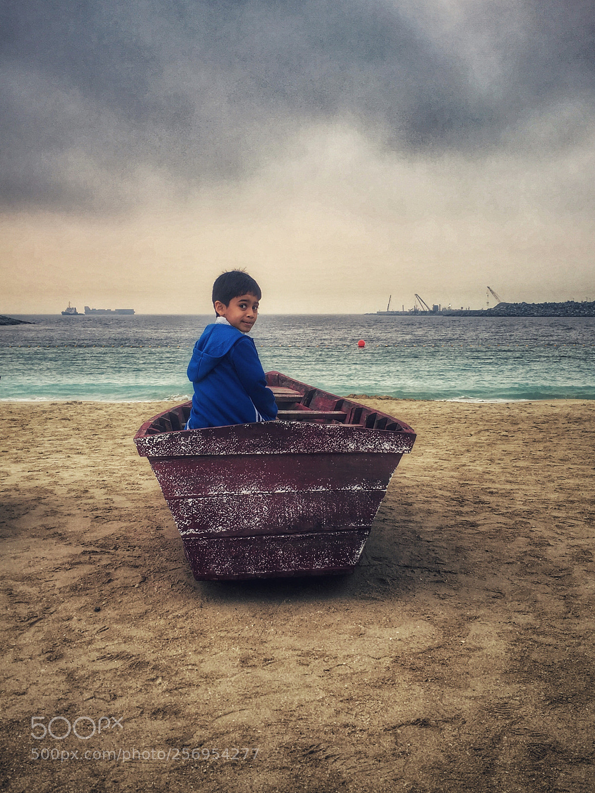 Apple iPhone 6s Plus sample photo. Boat on sandy photography