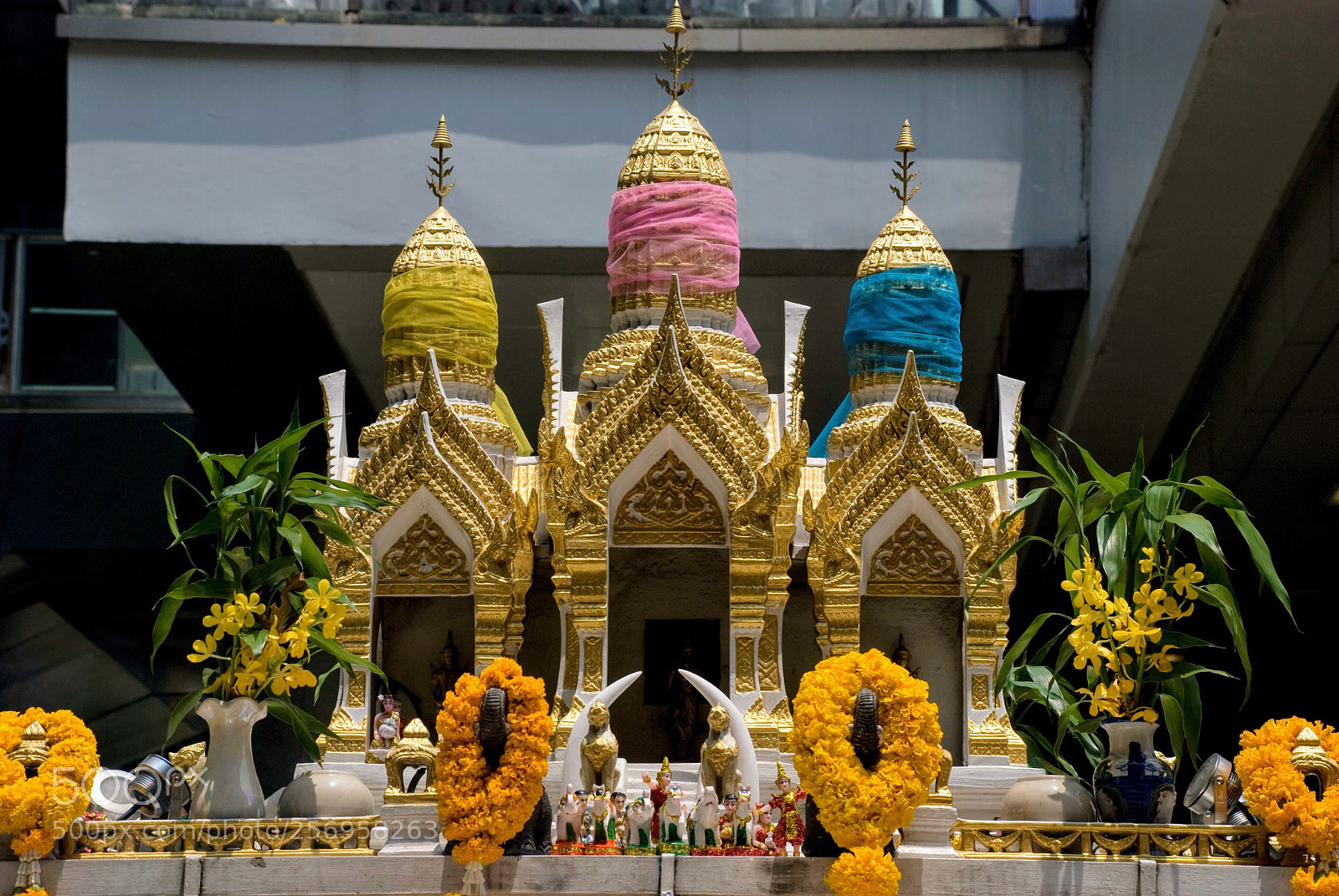 Nikon D80 sample photo. Small buddhist temple photography
