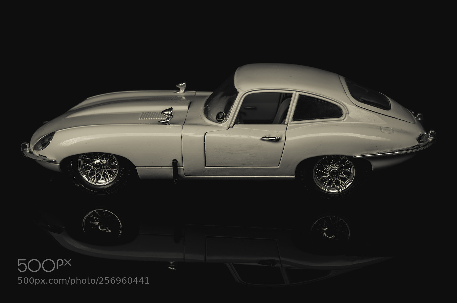Pentax K-3 II sample photo. Jaguar e type coupe photography