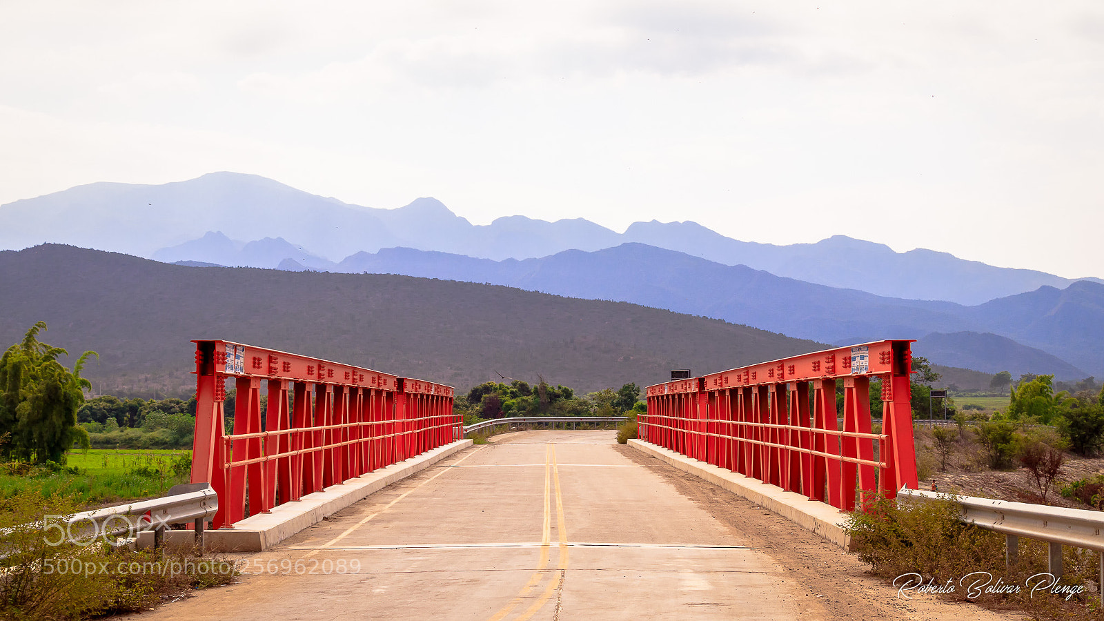 Canon EOS 77D (EOS 9000D / EOS 770D) sample photo. Bridge photography