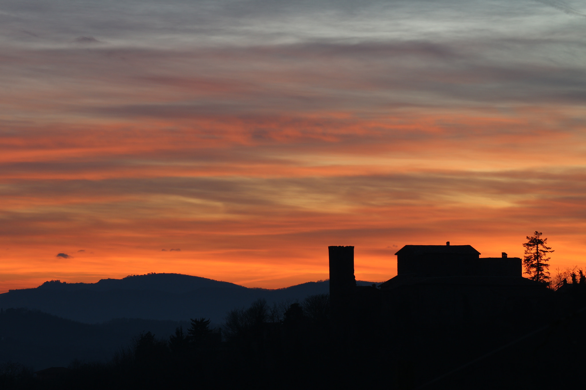 Canon EOS M10 sample photo. Backlight house photography