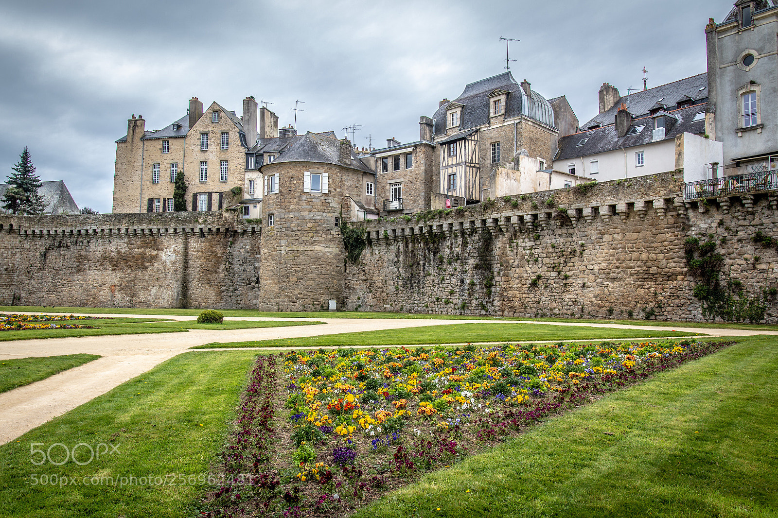 Canon EOS 70D sample photo. Vannes old city walls photography