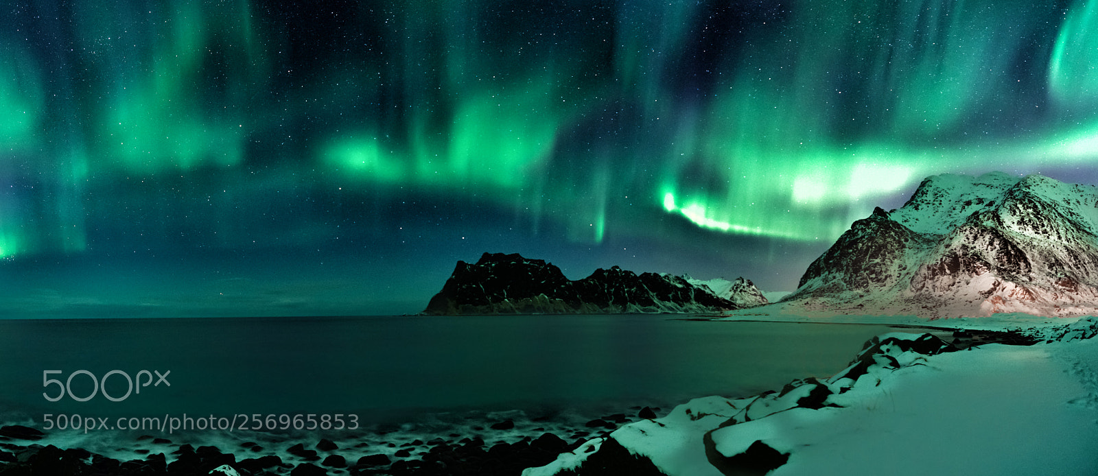 Sony a7R III sample photo. Uttakleiv nothern lights pano photography