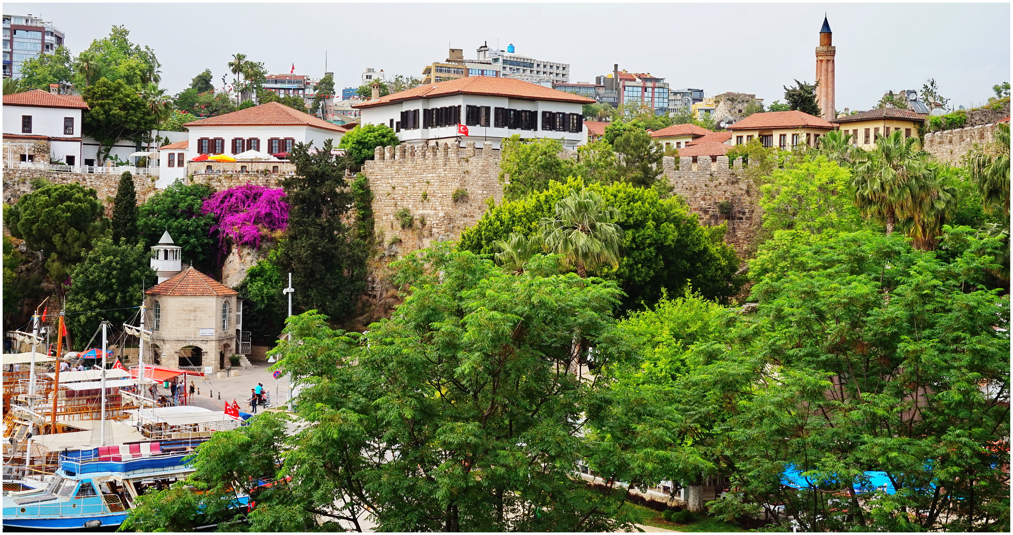 Sony Alpha a5000 (ILCE 5000) + Sony E 18-50mm F4-5.6 sample photo. Antalya yat limanı photography
