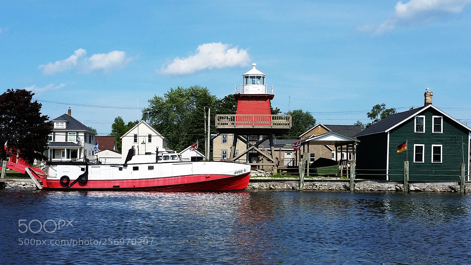 Samsung Galaxy S5 sample photo. Fishing village and trawler photography