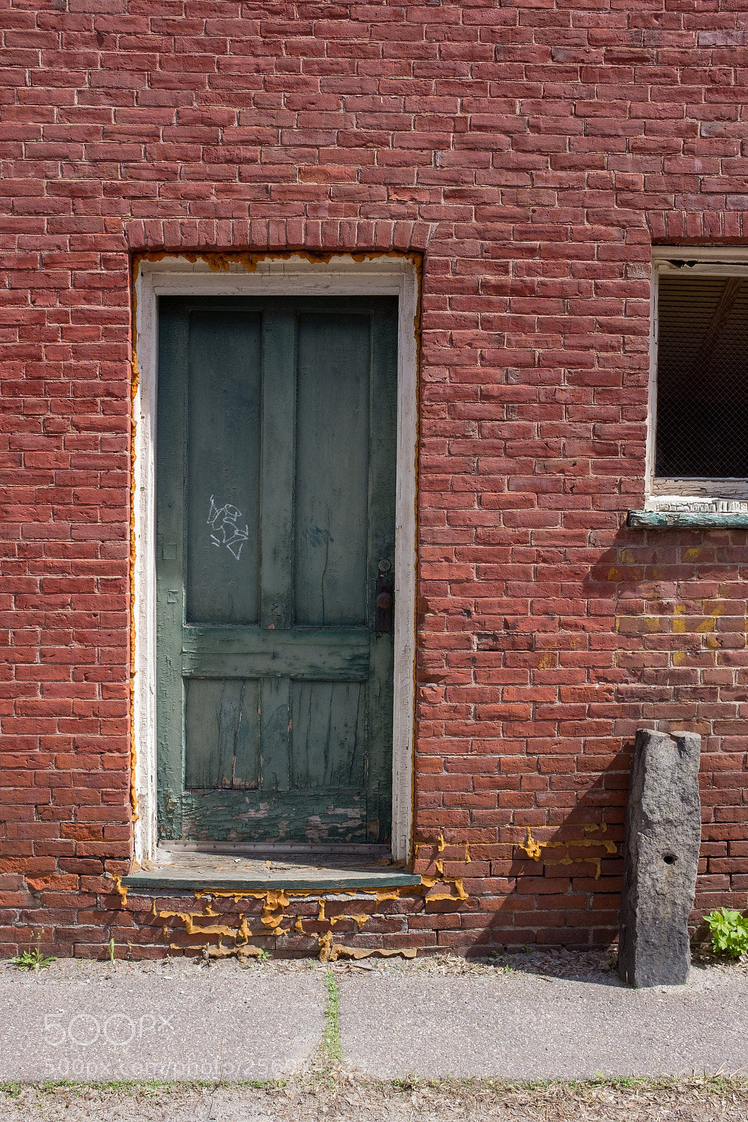 Fujifilm X100T sample photo. Alley doorway photography