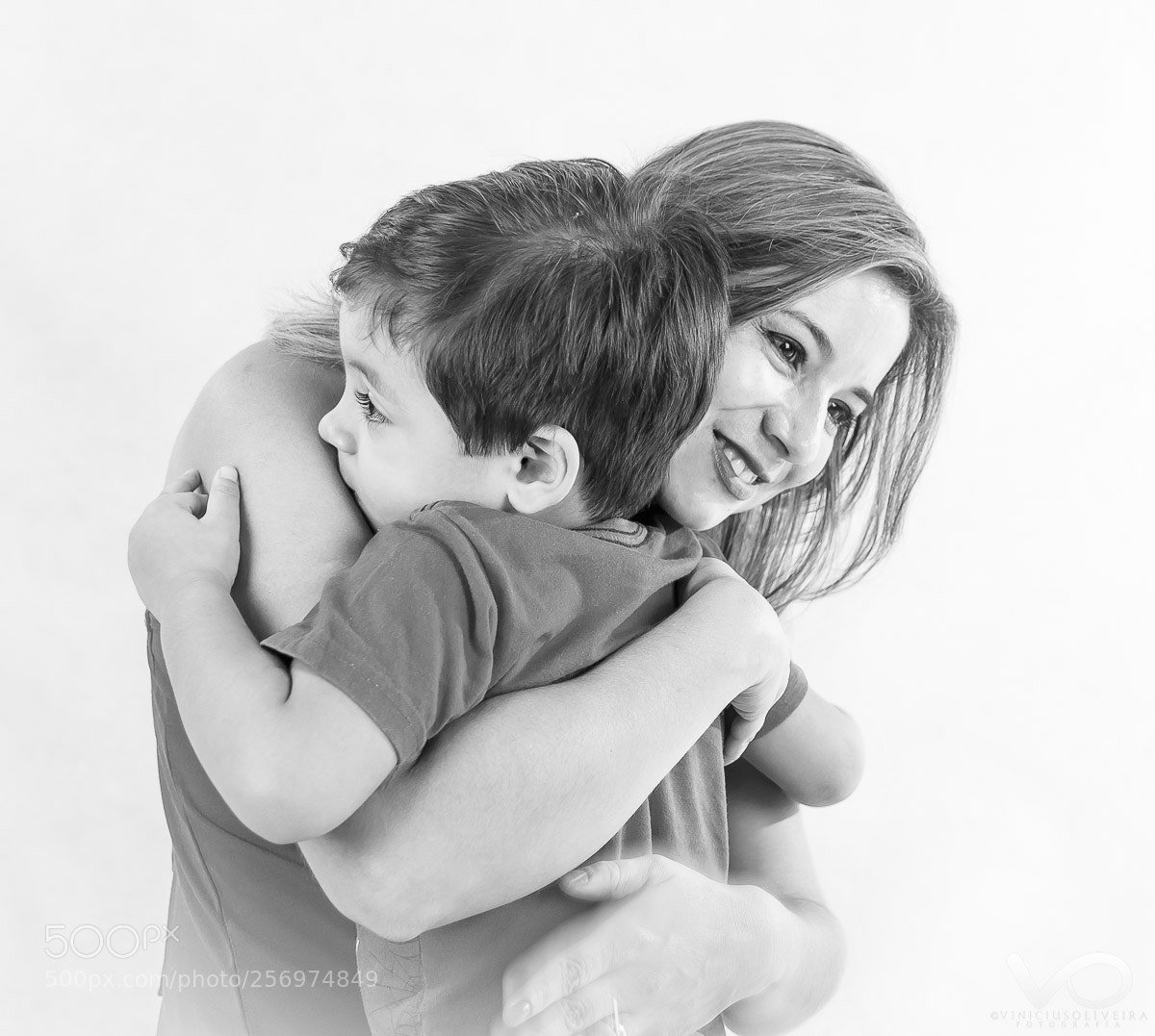Canon EOS 70D sample photo. Mother hug photography