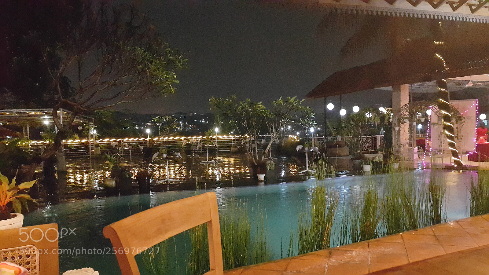 Samsung Galaxy Note4 sample photo. Poolside dinner at gumati photography