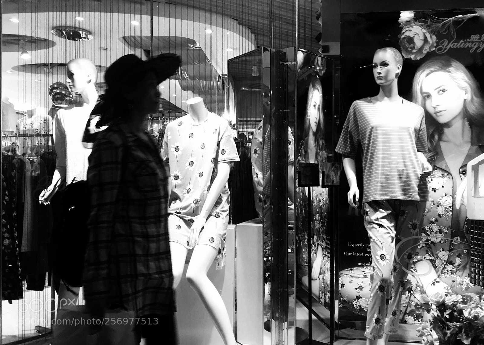 Apple iPhone 7 sample photo. B&w photography