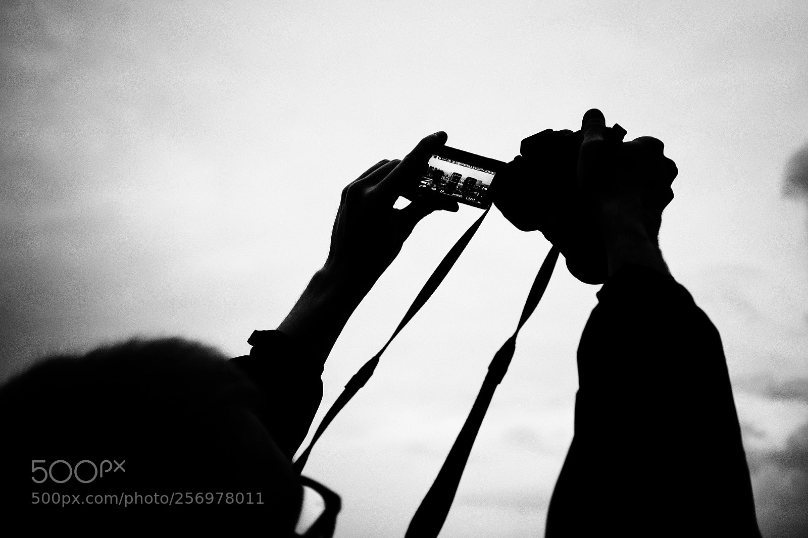 Fujifilm X100S sample photo. Holding photography