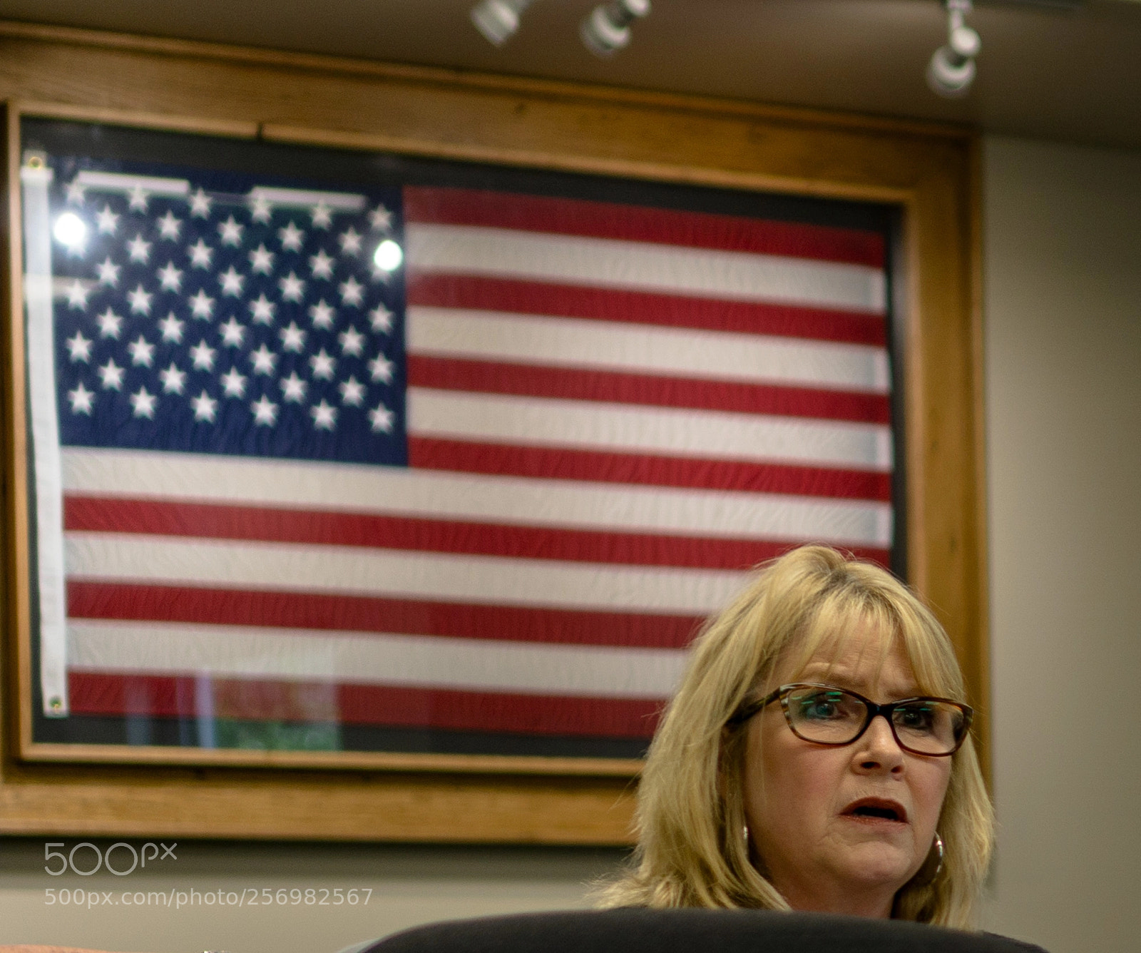Sony a6000 sample photo. Woman/flag photography