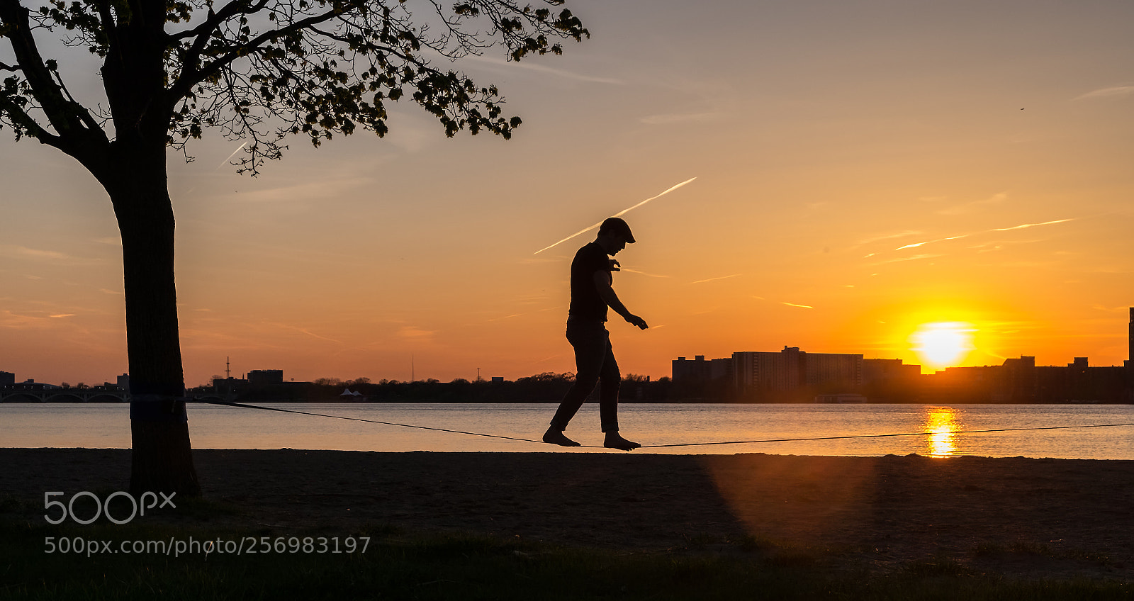 Fujifilm X-T10 sample photo. Tightrope walker photography