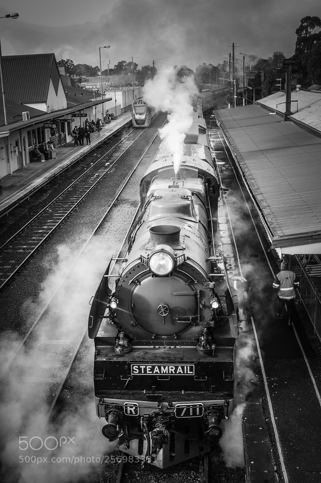 Canon EOS 700D (EOS Rebel T5i / EOS Kiss X7i) sample photo. R711 at traralgon photography