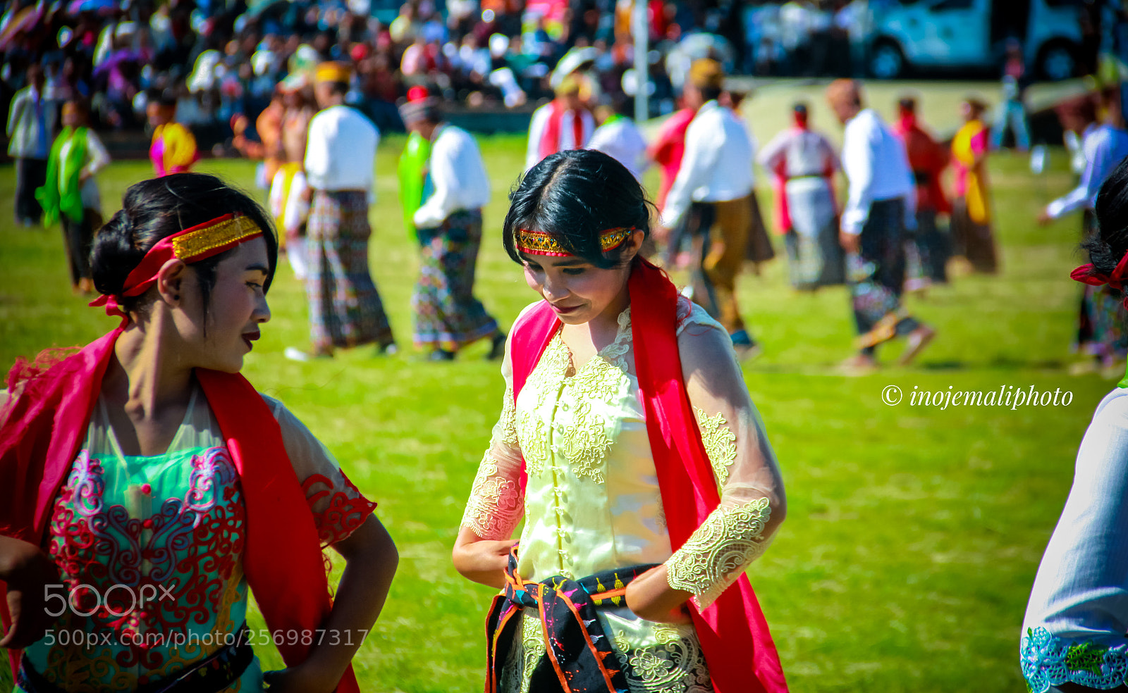 Canon EOS 60D sample photo. Girl in traditional custom photography