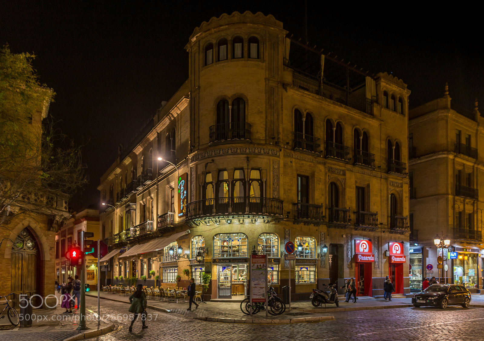 Canon EOS 6D sample photo. Sevilla caf victoria eugenia photography