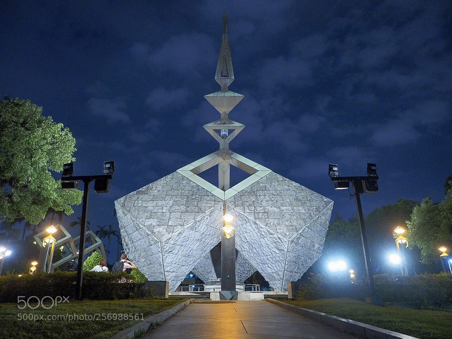 Olympus OM-D E-M1 sample photo. Night photography