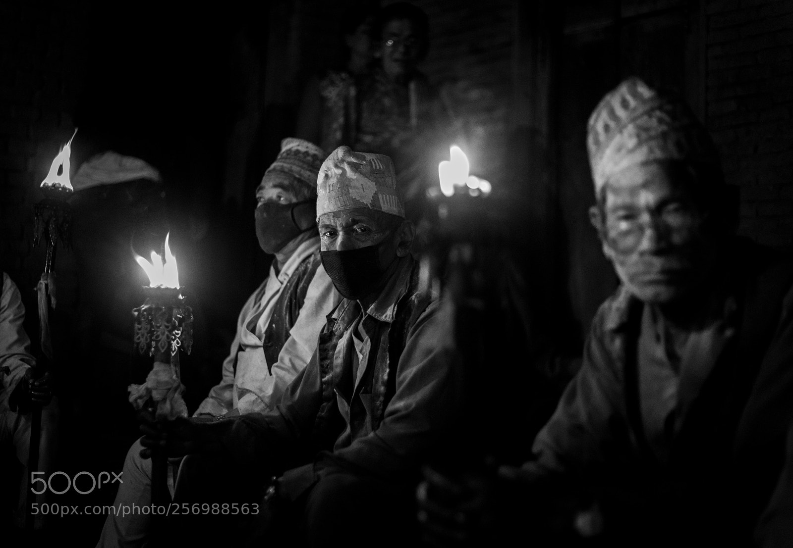 Canon EOS 5D Mark IV sample photo. The glow of the photography