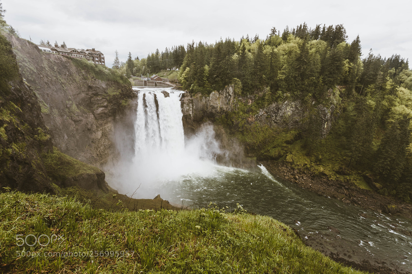 Canon EOS 6D Mark II sample photo. Snoqualmie beauty photography