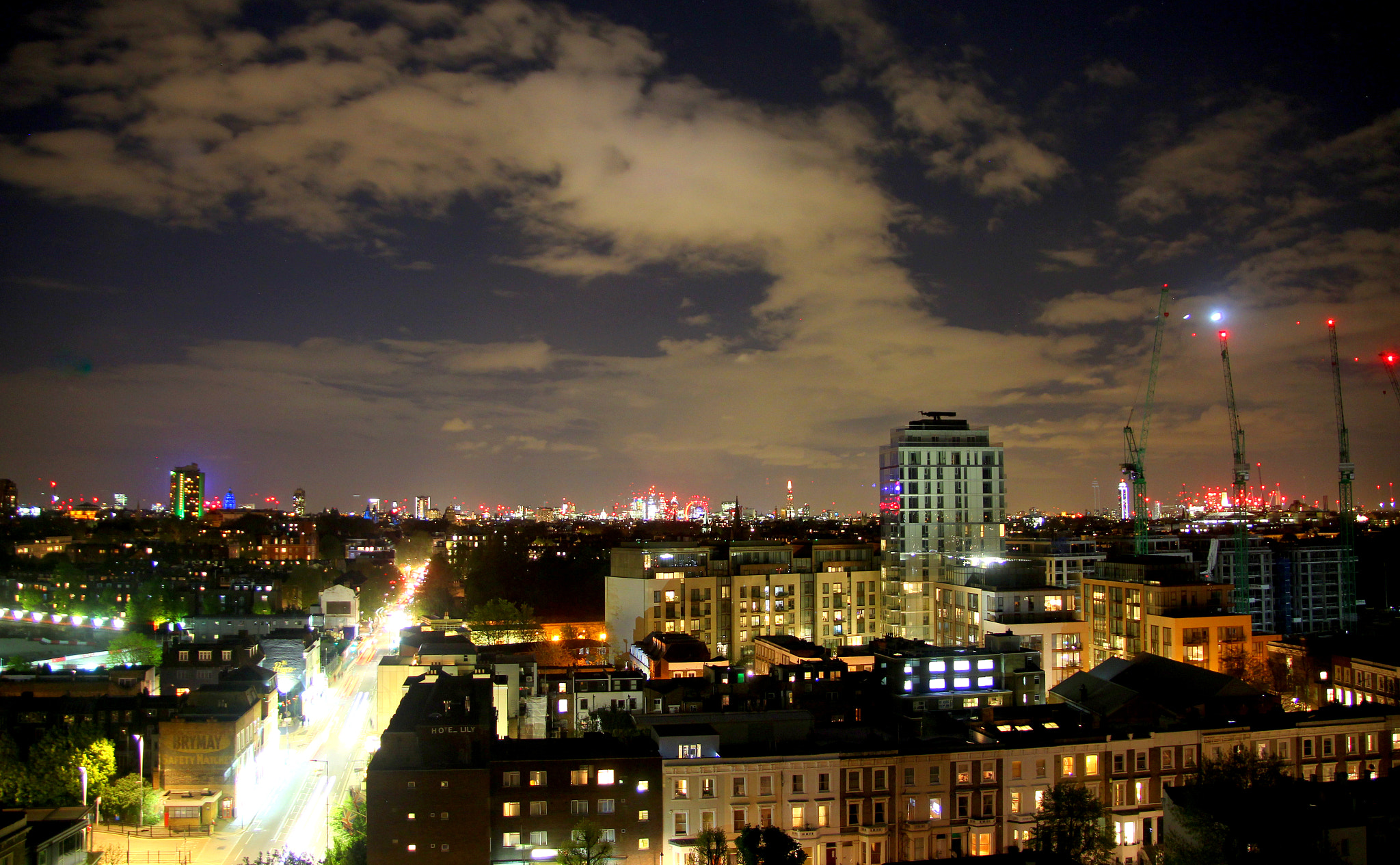 Canon EOS 600D (Rebel EOS T3i / EOS Kiss X5) sample photo. More storm clouds over london--a few hours later photography