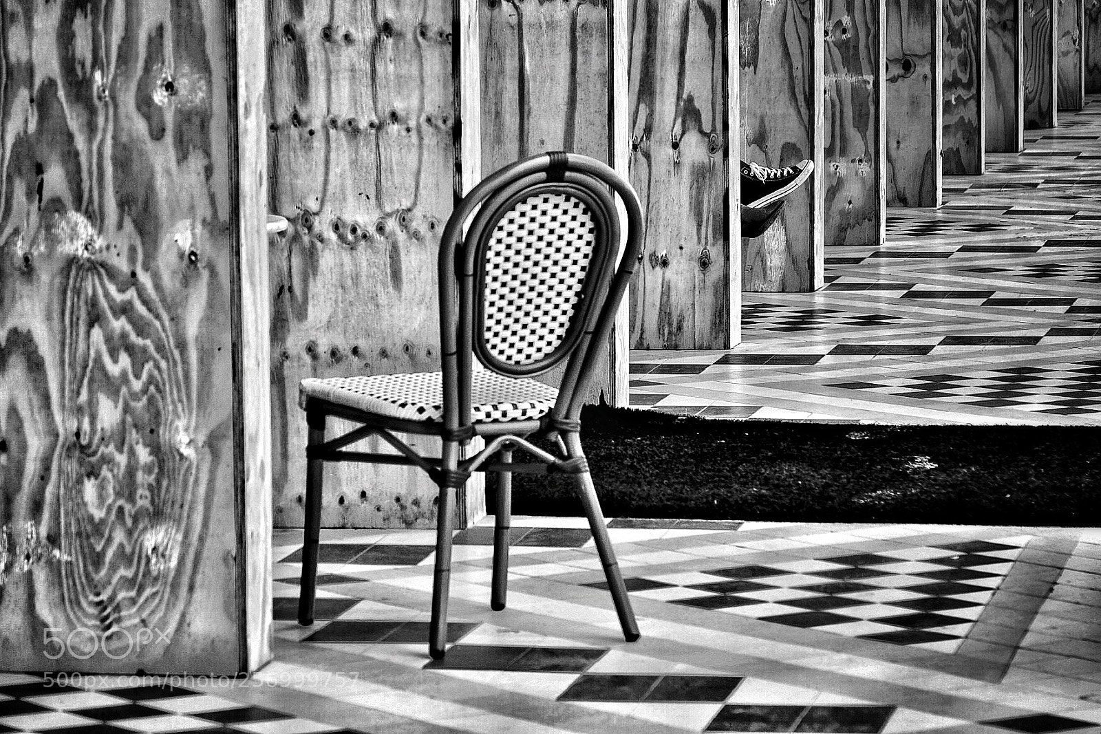 Fujifilm X-T1 sample photo. Chair and shoes photography