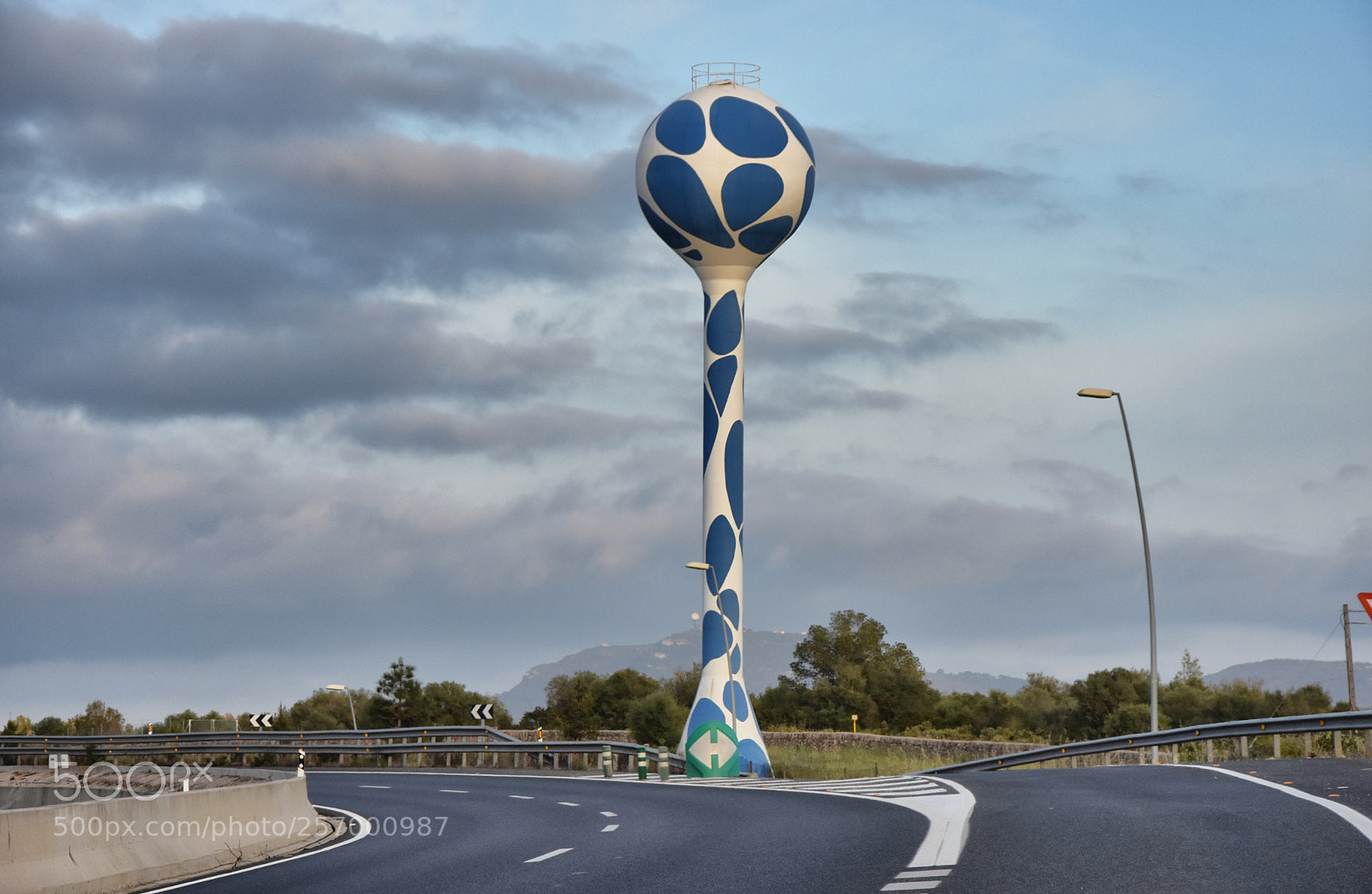 Nikon D7200 sample photo. Seen from the highway photography