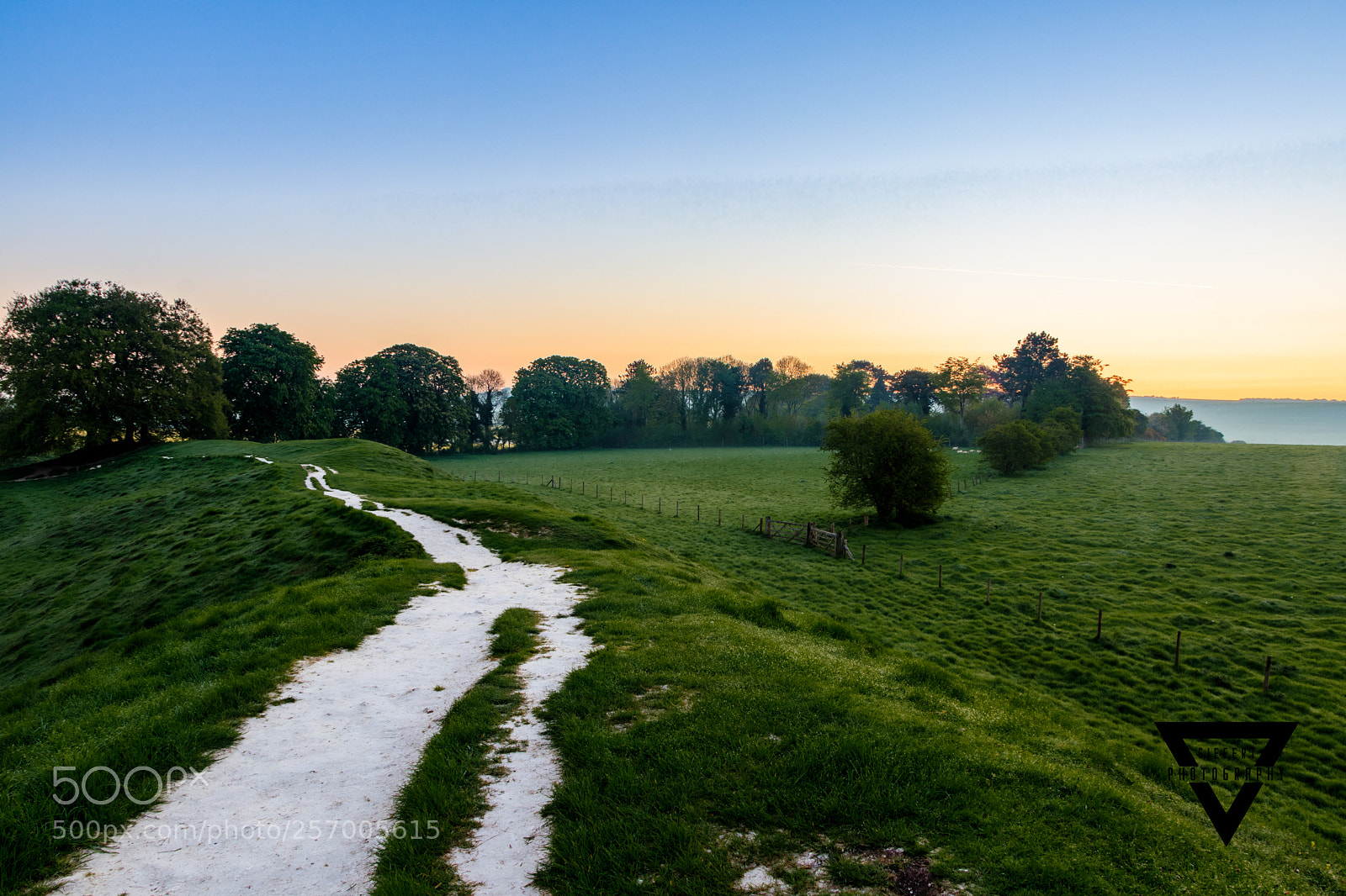 Canon EOS 77D (EOS 9000D / EOS 770D) sample photo. Avebury photography