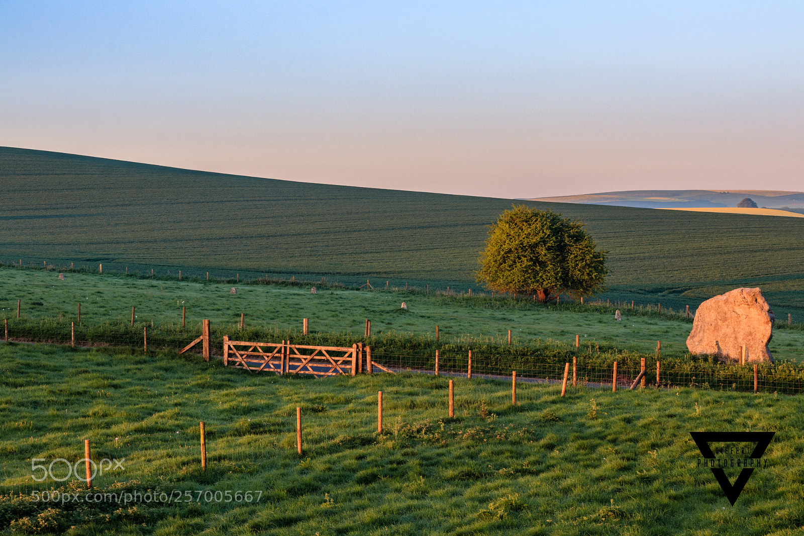 Canon EOS 77D (EOS 9000D / EOS 770D) sample photo. Avebury photography