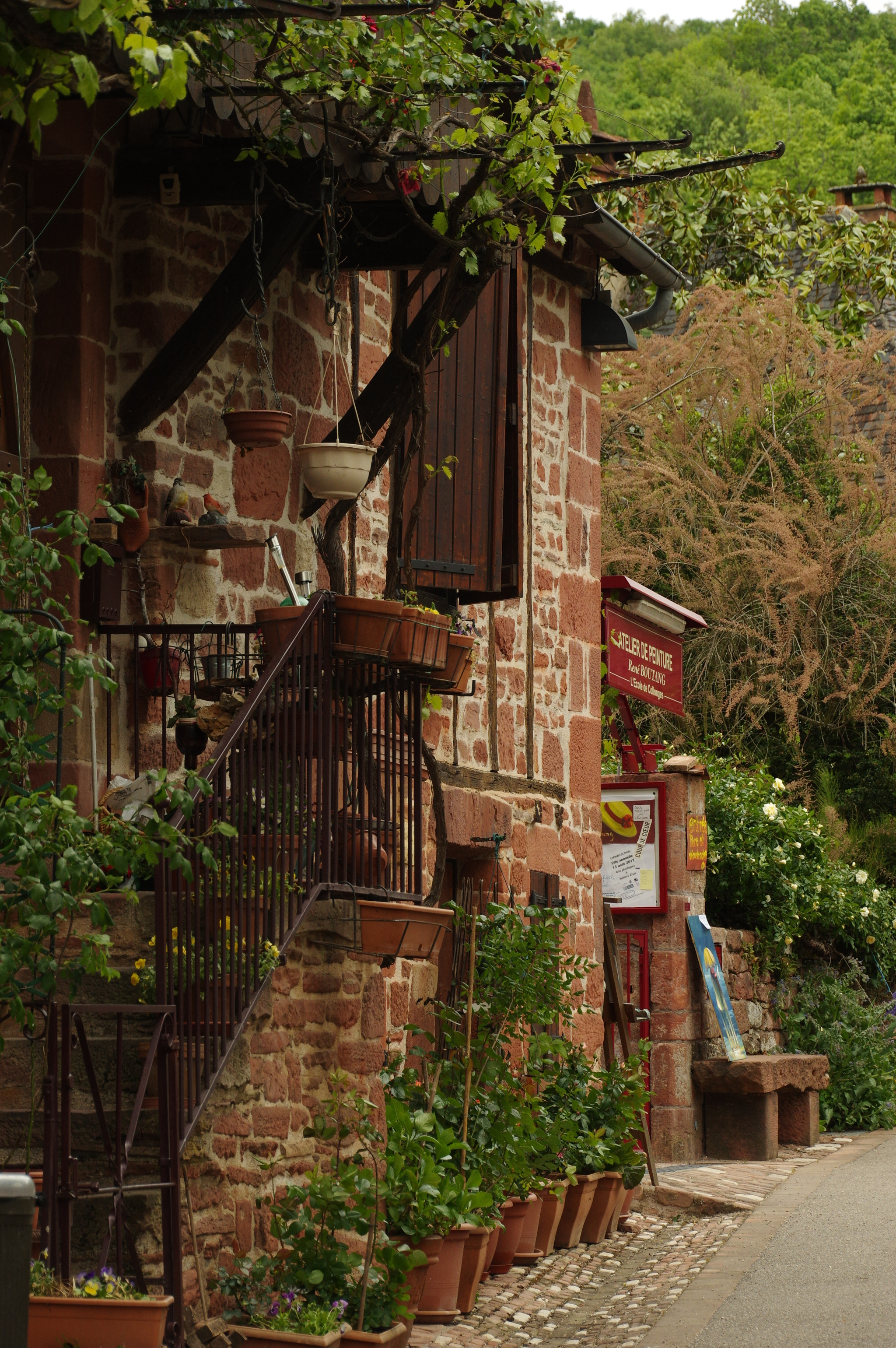 Pentax K-3 II sample photo. Red street-collonges la rouge photography