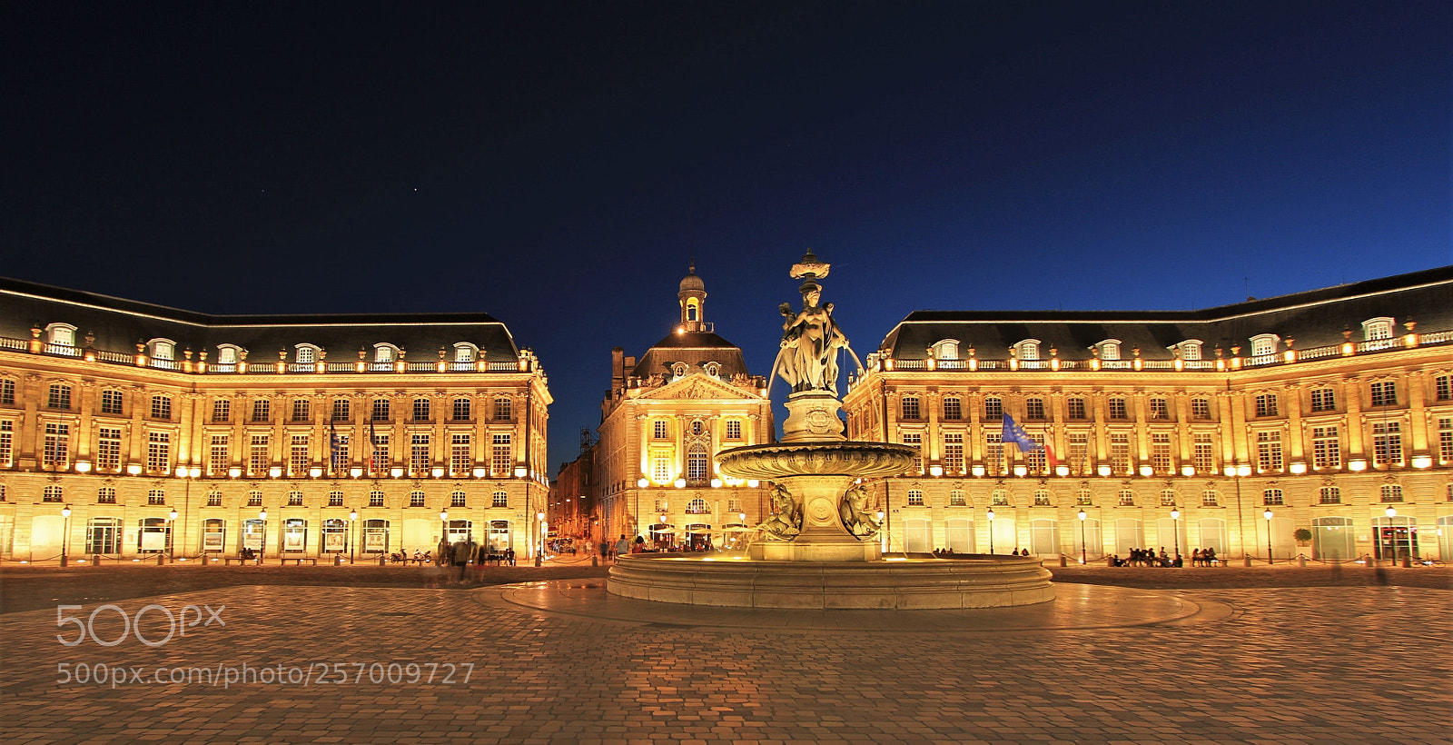 Canon EOS 7D sample photo. Place de la bourse photography