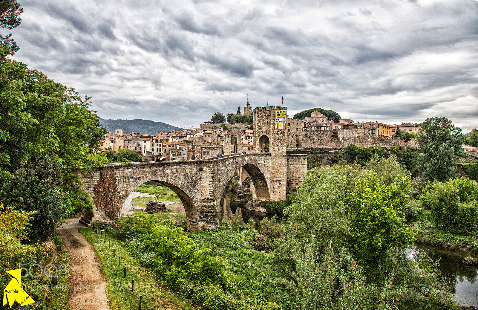Canon EOS 6D Mark II sample photo. Besal - pont rom photography