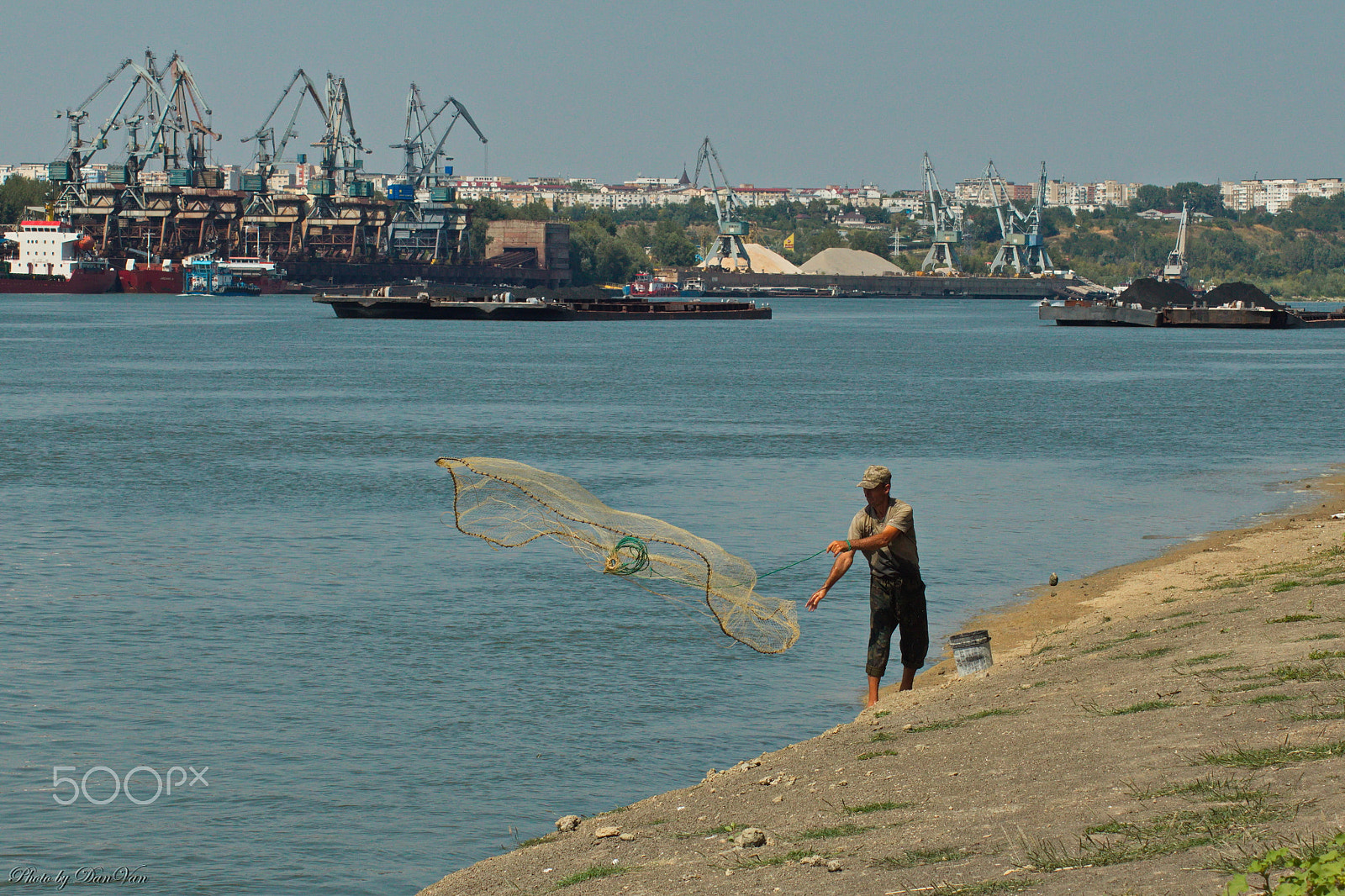 Canon EOS 1300D (EOS Rebel T6 / EOS Kiss X80) sample photo. The fisherman photography