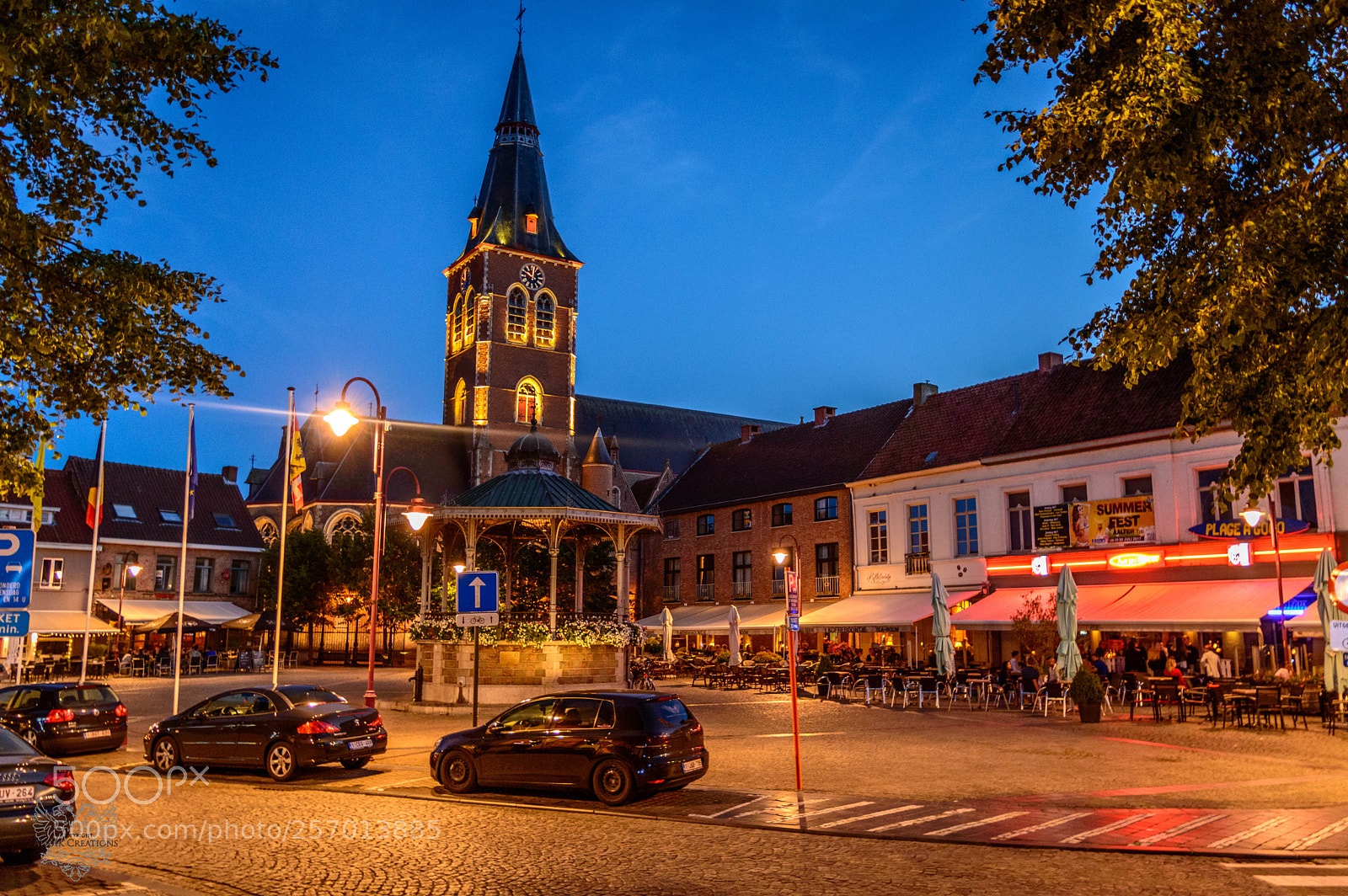 Nikon D3200 sample photo. Markt photography