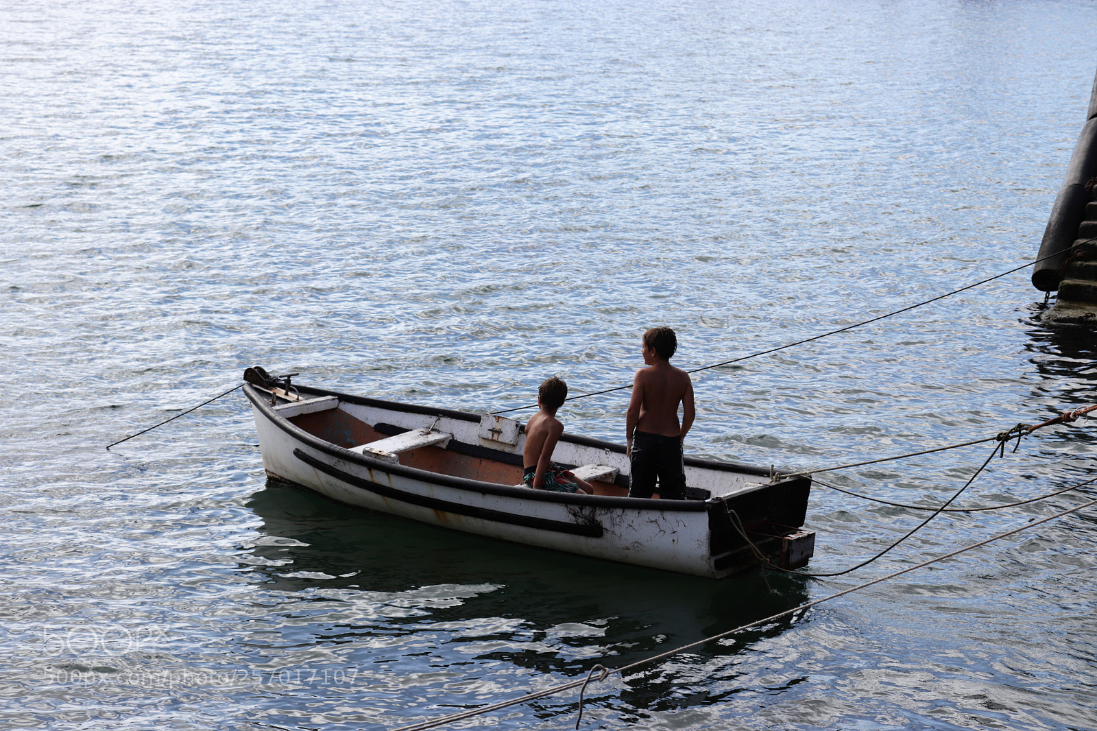 Canon EOS 800D (EOS Rebel T7i / EOS Kiss X9i) sample photo. Boys in a boat photography