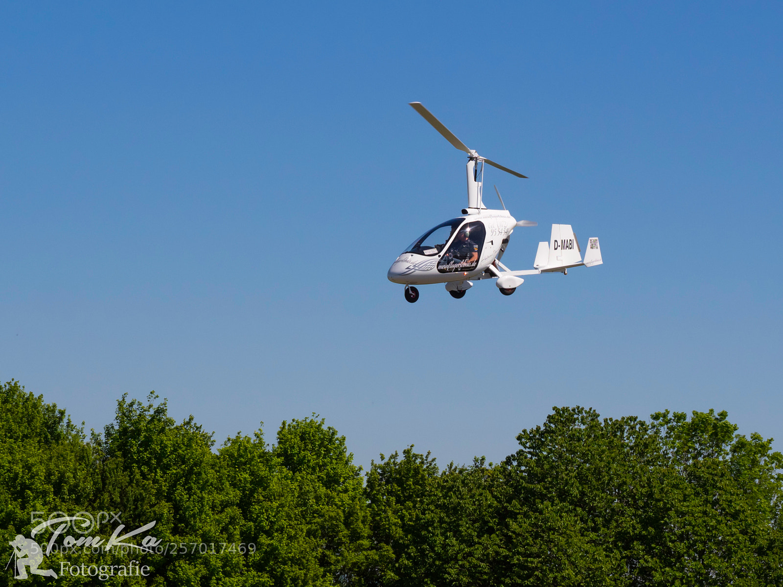 Olympus OM-D E-M1 sample photo. Tragschrauber photography