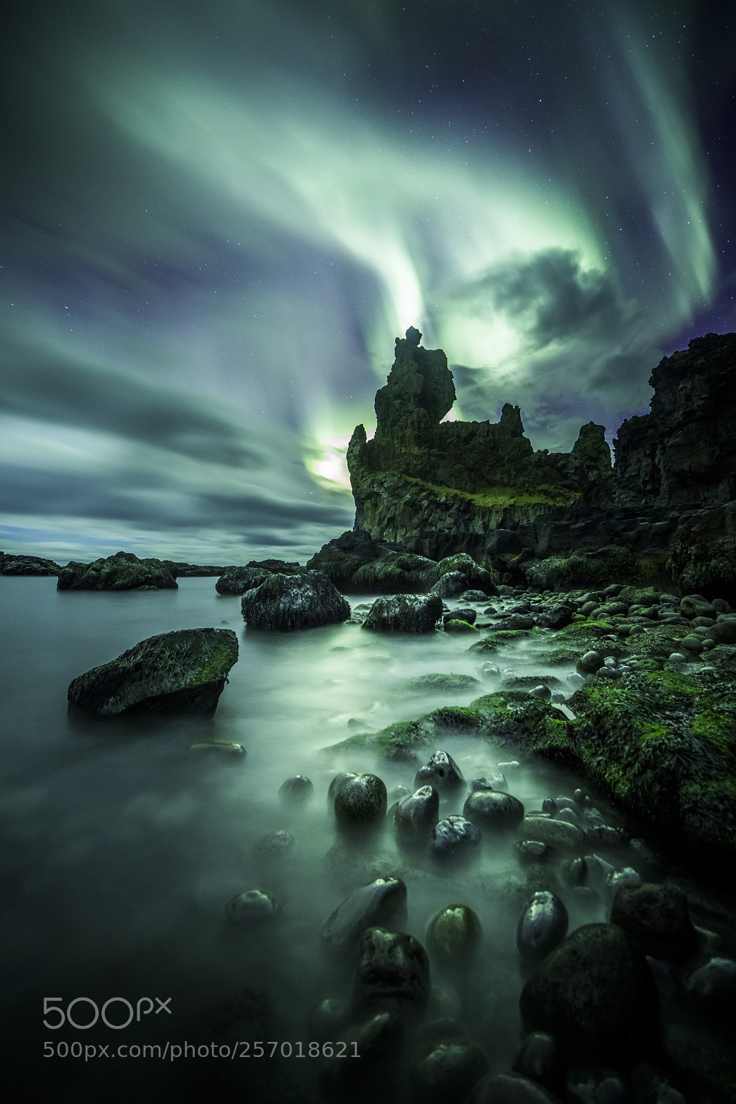 Canon EOS 5D Mark IV sample photo. Aurora castle photography