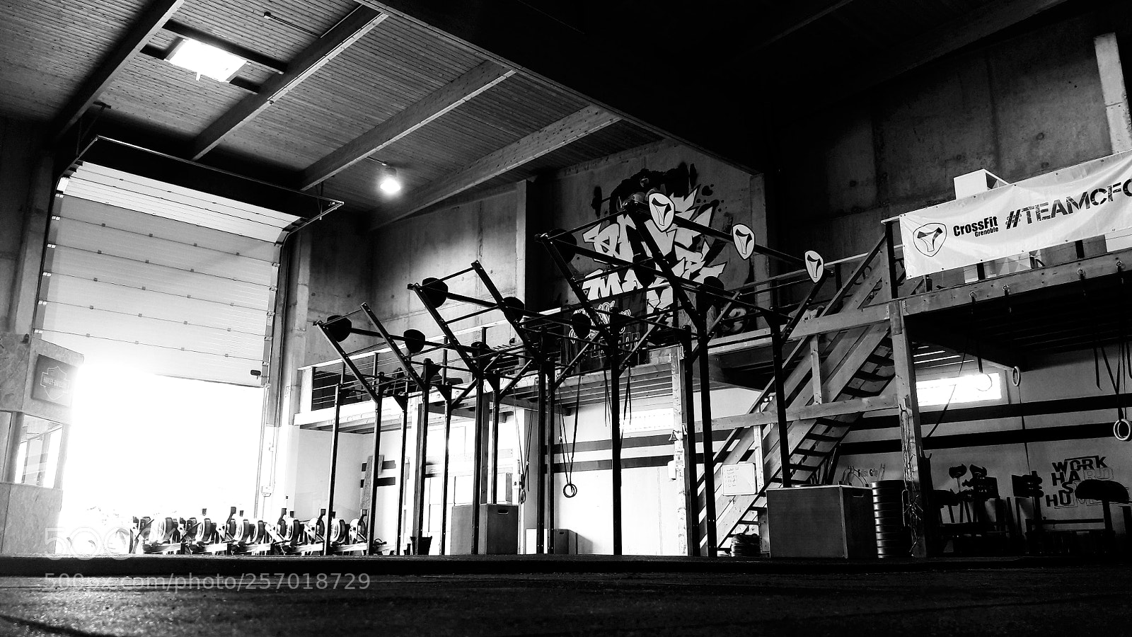 Samsung Galaxy A5(2016) sample photo. Crossfit grenoble entrée photography
