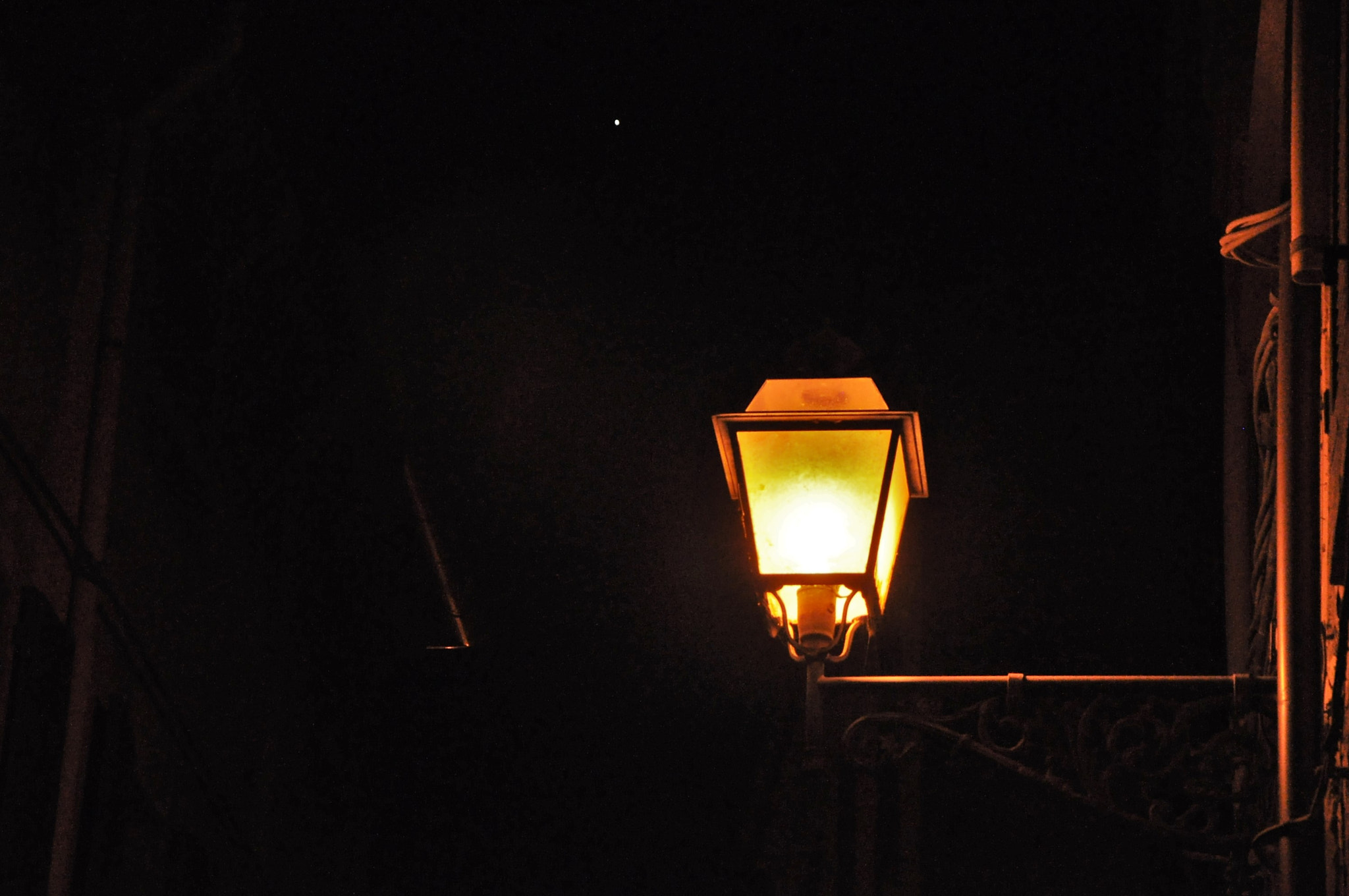 Nikon D5000 sample photo. () photography