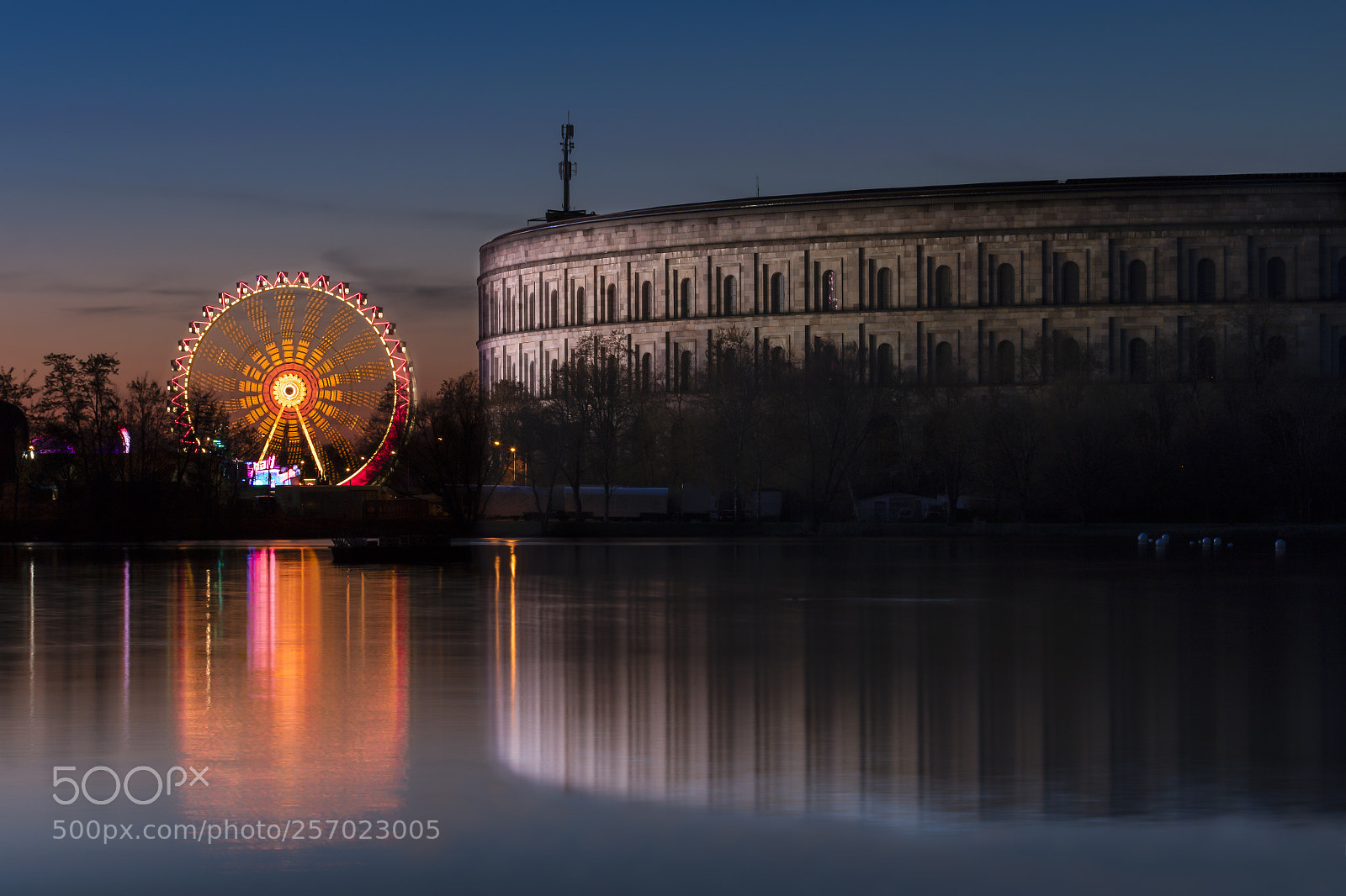 Canon EOS 7D Mark II sample photo. Ferris wheel vs. colosseum photography