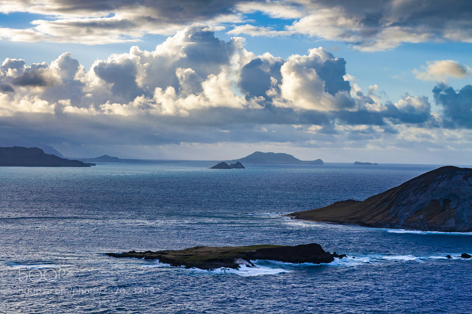 Canon EOS 500D (EOS Rebel T1i / EOS Kiss X3) sample photo. Island hopping photography