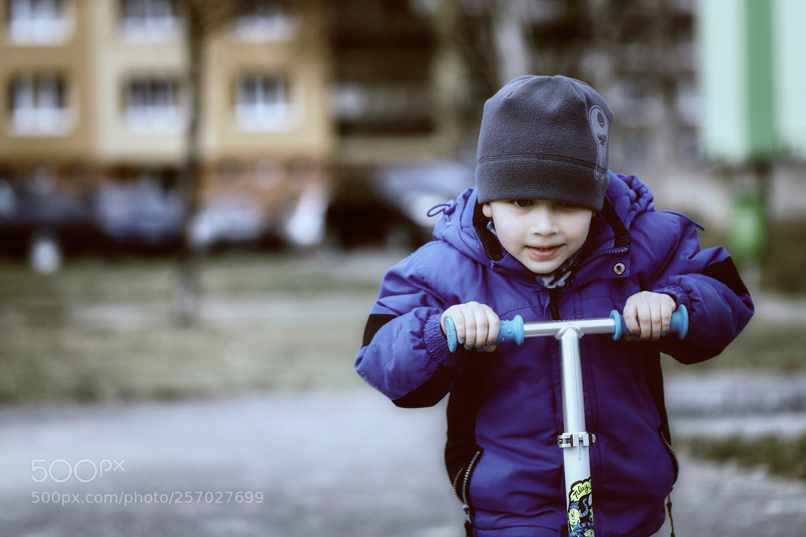 Canon EOS 6D Mark II sample photo. Childhood in the city photography