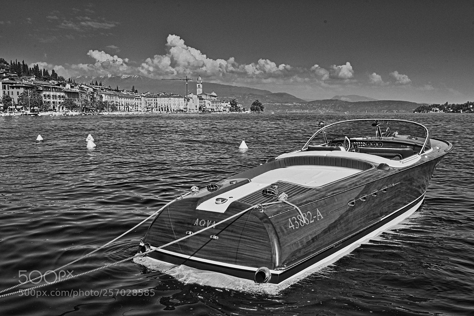 Nikon D610 sample photo. Motorboat on the garda photography