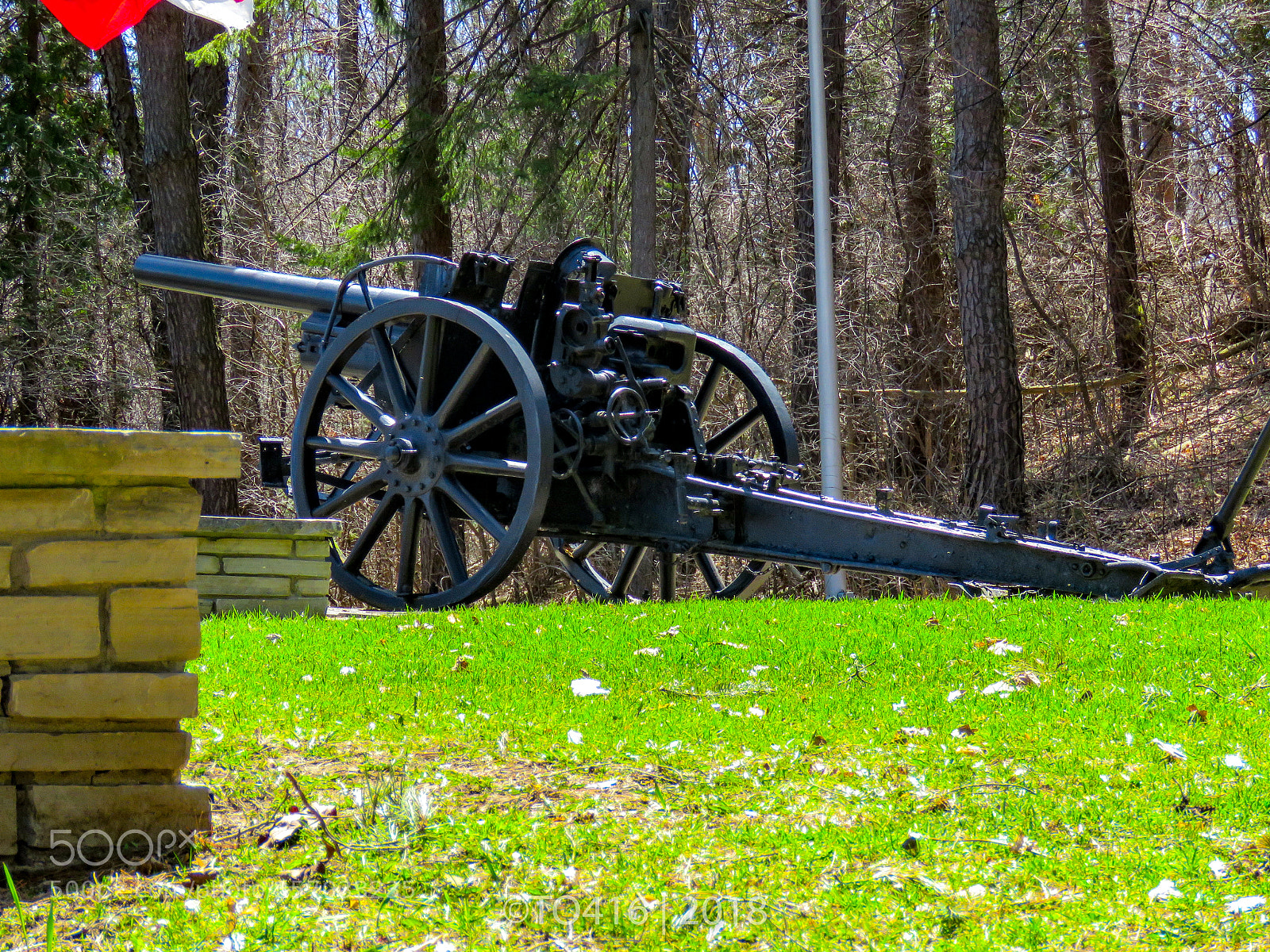 Canon PowerShot SX60 HS sample photo. Woodbridge war memorial photography