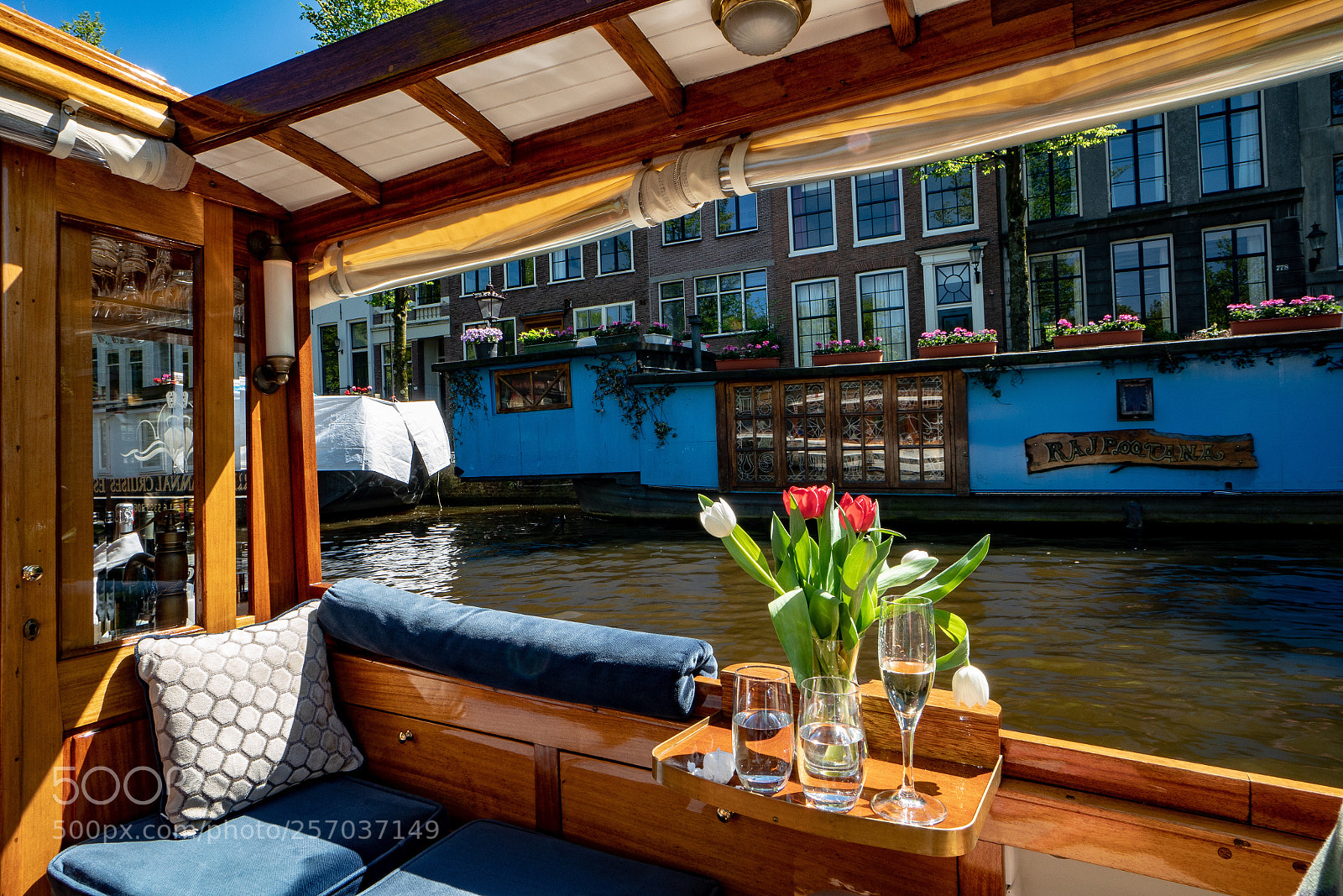Sony a7R II sample photo. Touring amsterdam in old photography
