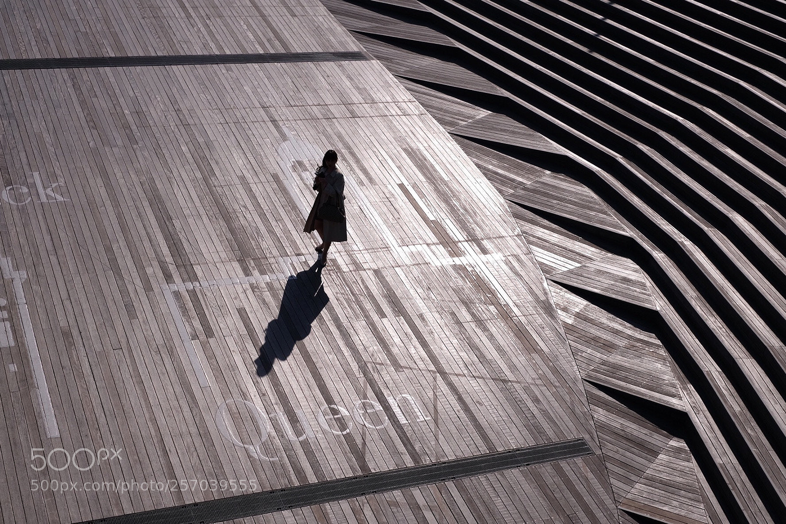 Fujifilm X-M1 sample photo. Qeen photography