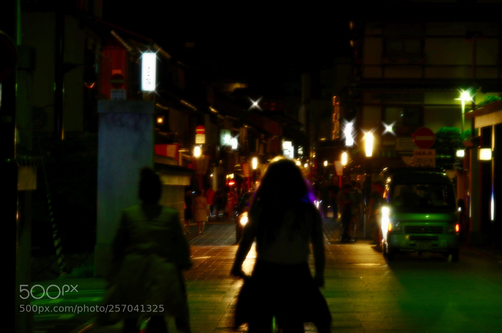 Pentax K-3 II sample photo. Walking around kyoto night photography