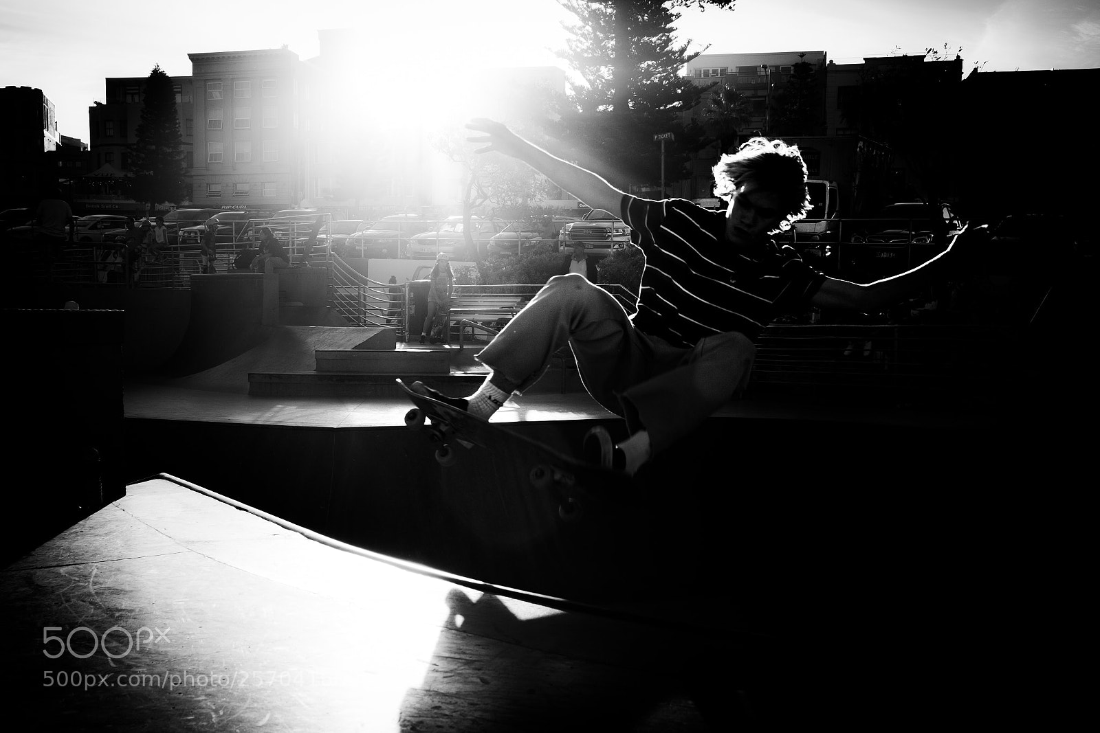 Fujifilm X100F sample photo. Bondi beach - skaters photography