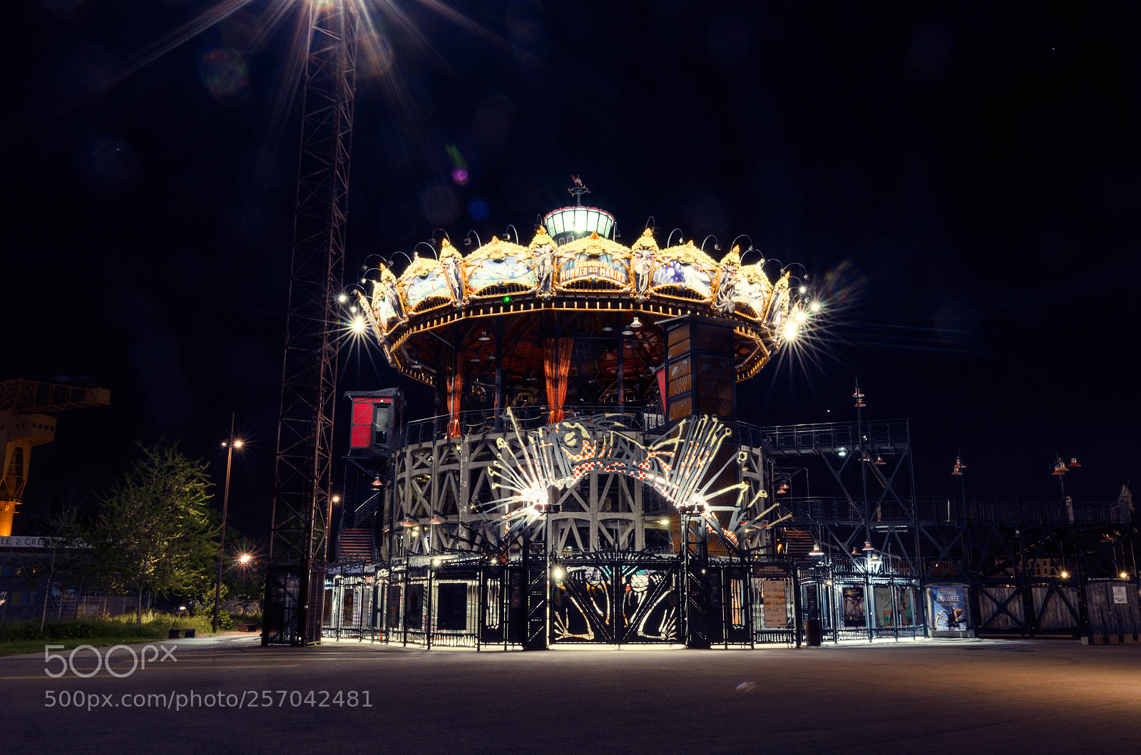Nikon D5100 sample photo. Carrousel photography