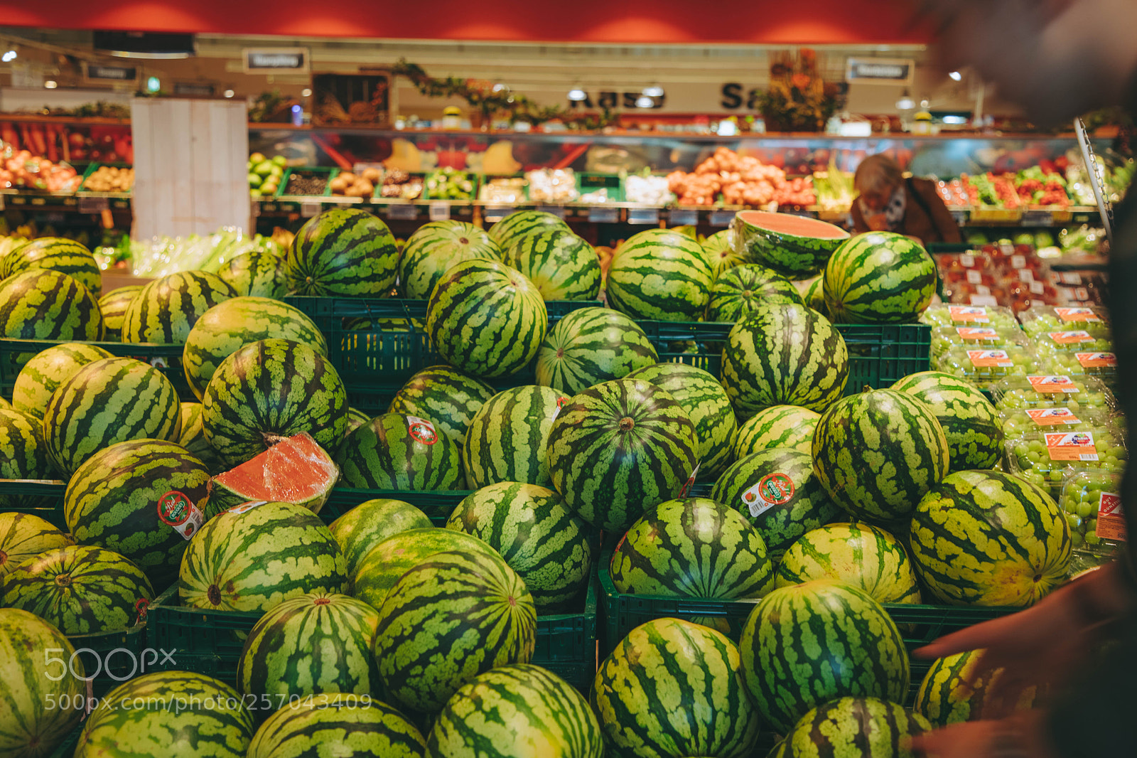 Canon EOS 5D Mark IV sample photo. Big green melons in photography