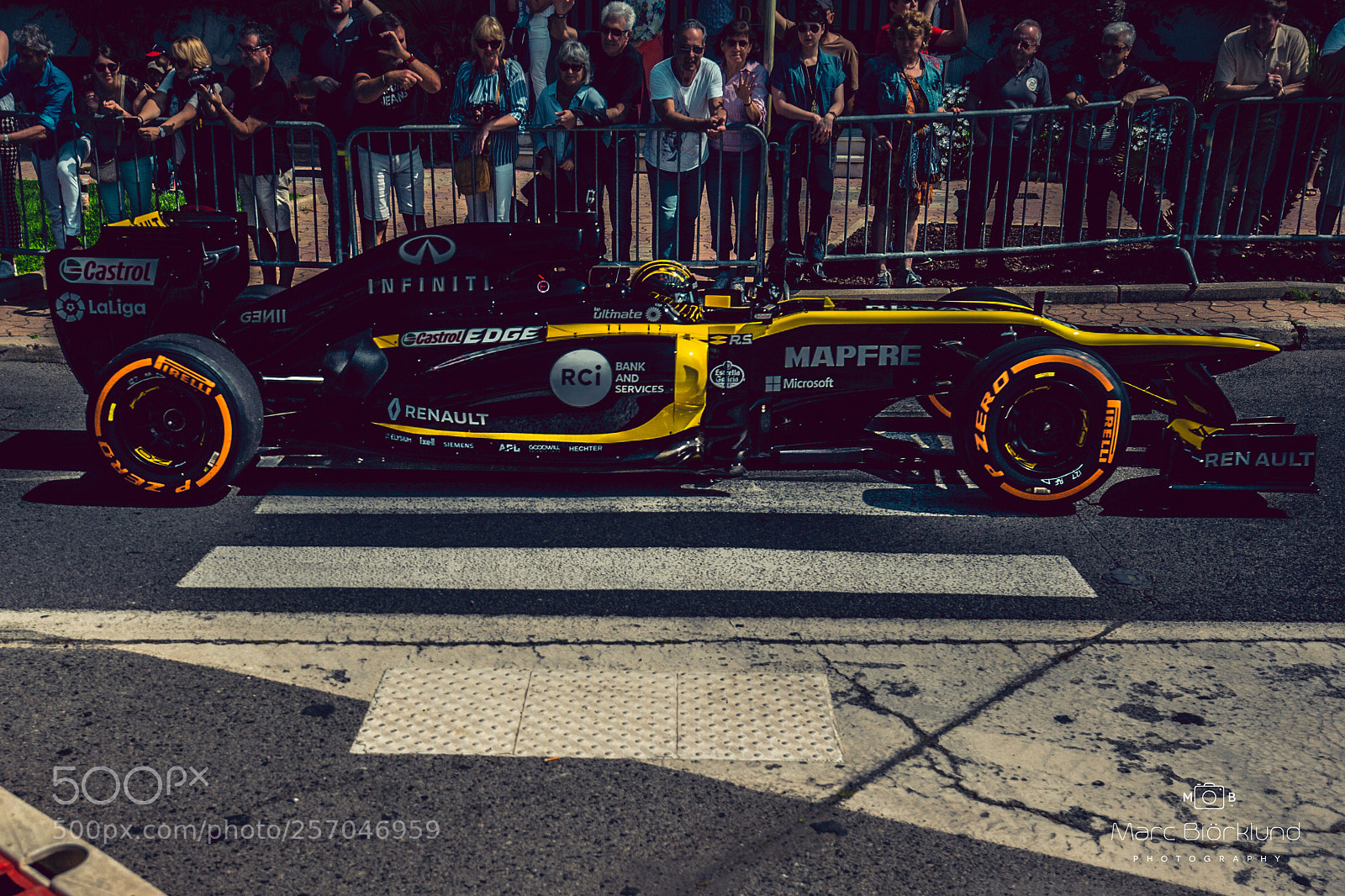 Canon EOS-1D X sample photo. Renault f1 city show photography