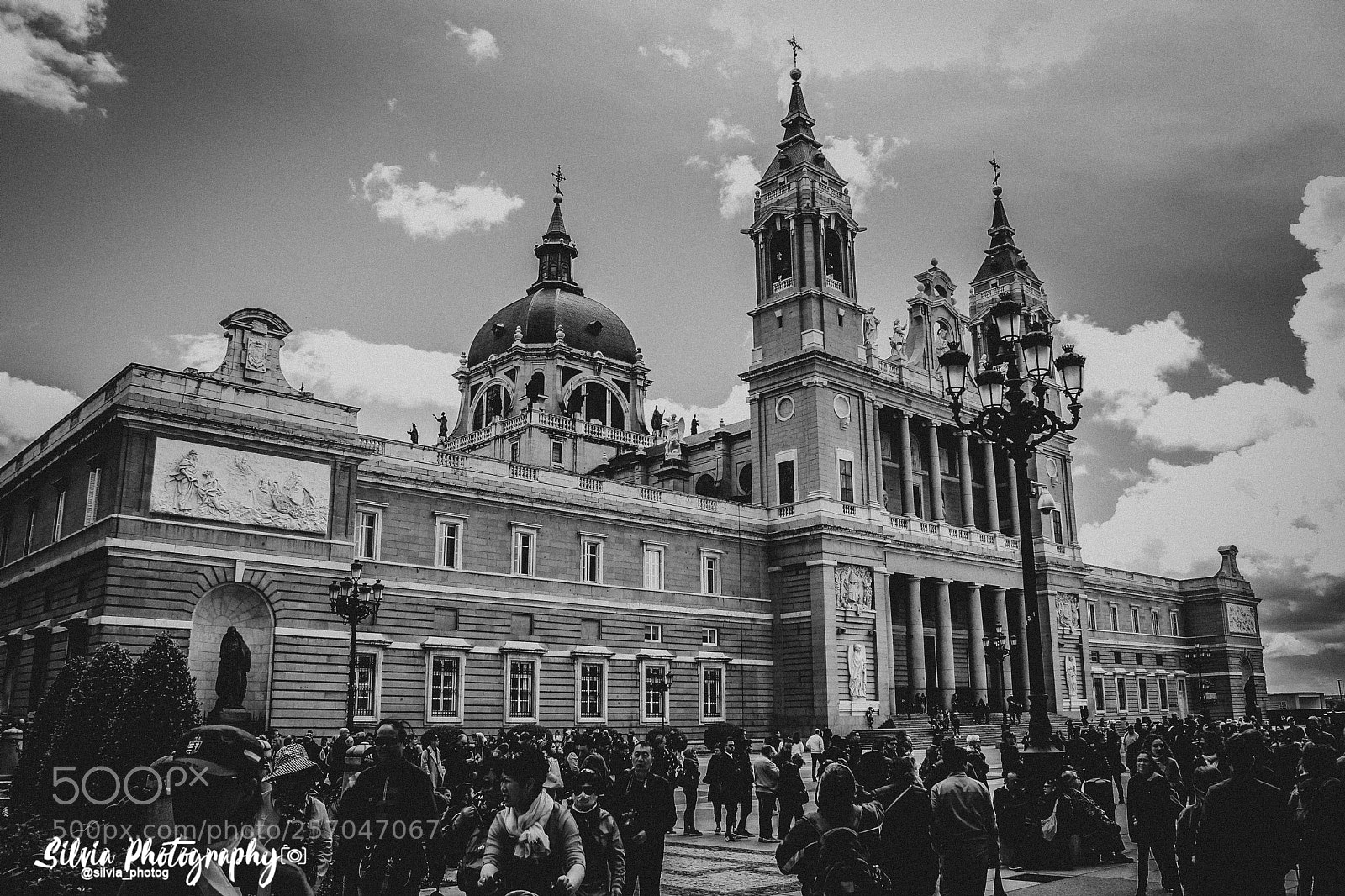 Canon EOS 700D (EOS Rebel T5i / EOS Kiss X7i) sample photo. Catedral de la almudena photography